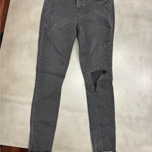 Old Navy rockstar, super skinny, high-rise Women's black Distressed Jeans, 6